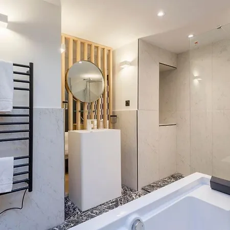 Victor Hugo Romantic - Sauna Et Balneo Apartman